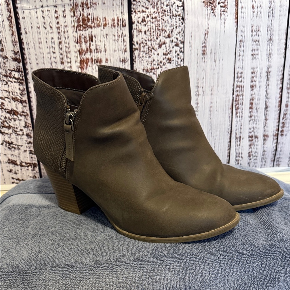 a.n.a Brown‎ Ankle Booties
